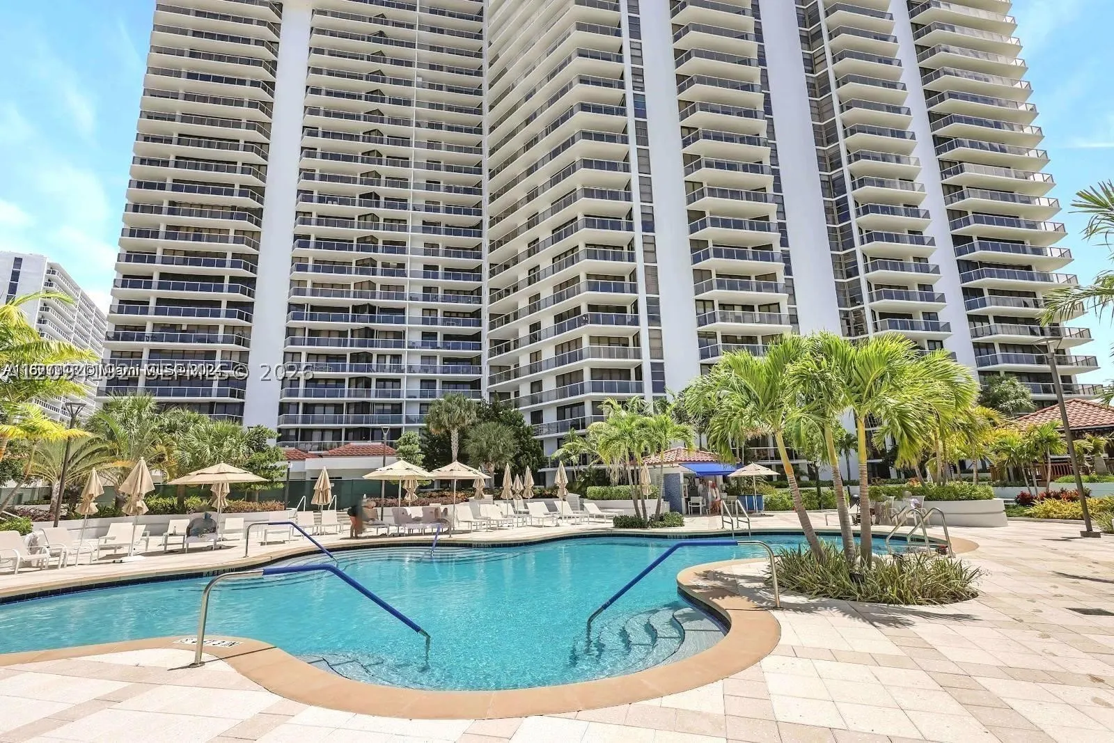 20281 E Country Club Dr #305