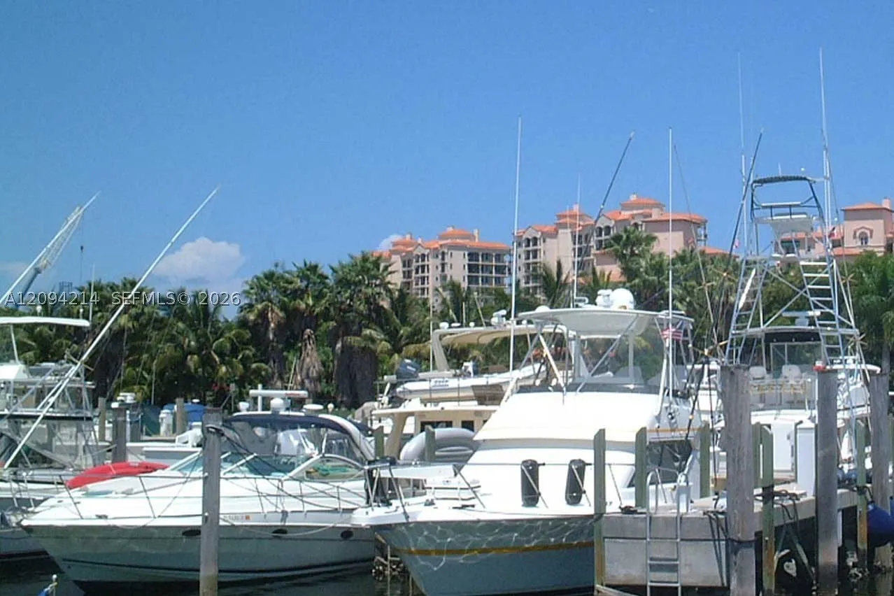 13660 Deering Bay Dr., #19 LEASE