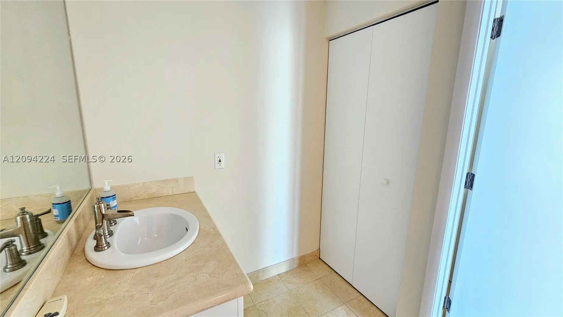 6515 Collins Ave #1403