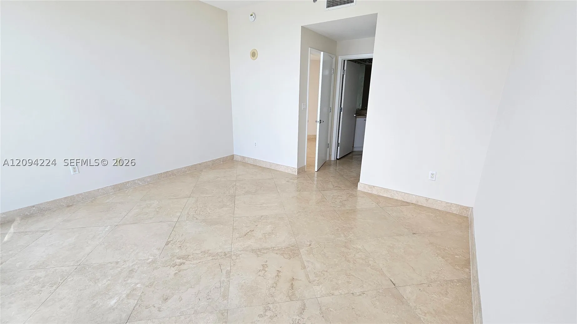 6515 Collins Ave #1403