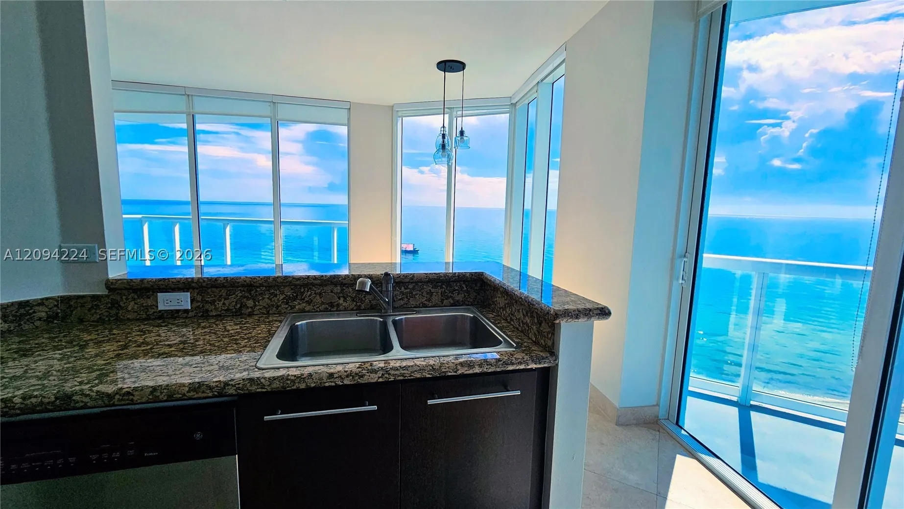 6515 Collins Ave #1403
