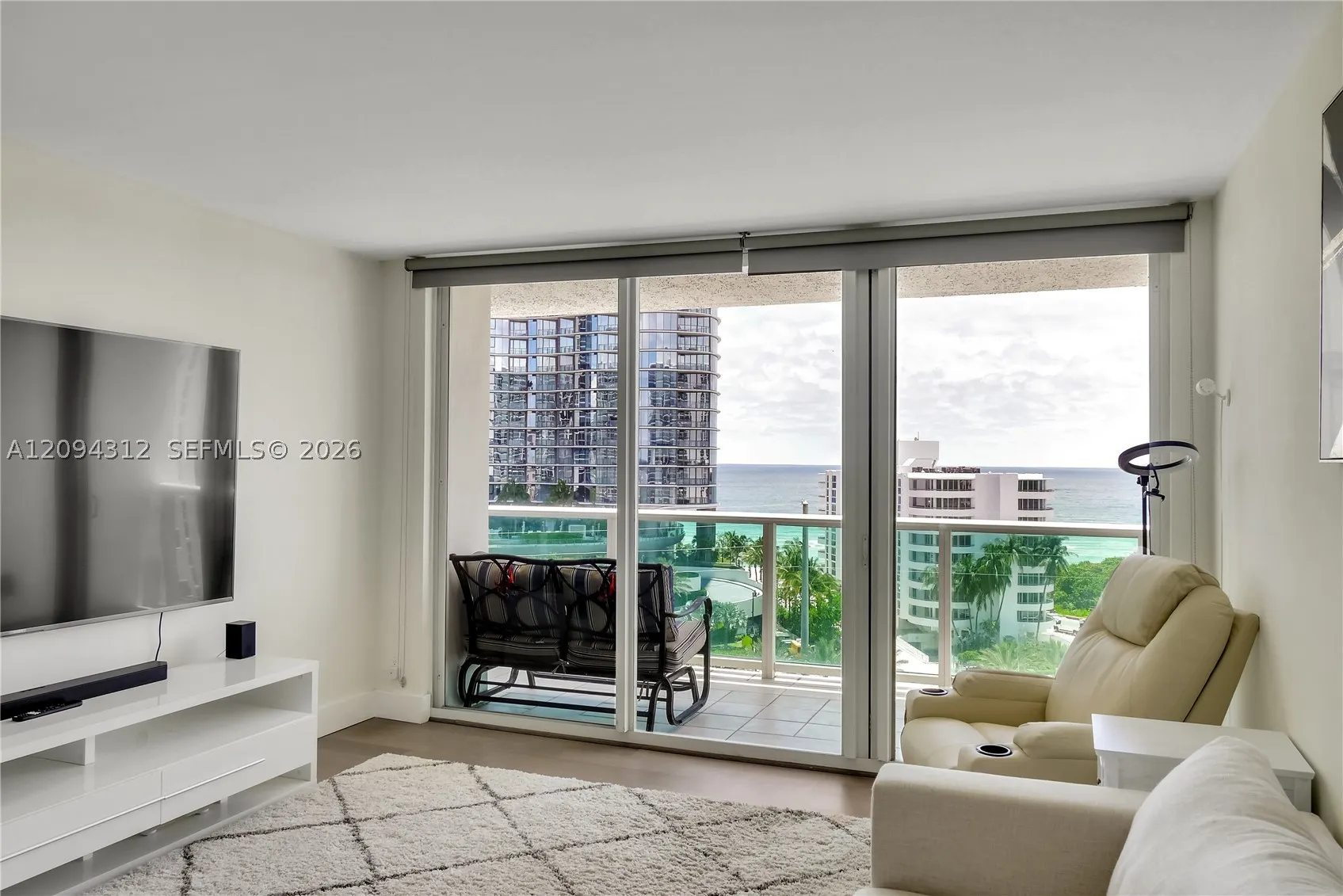 100 Bayview Dr #1008