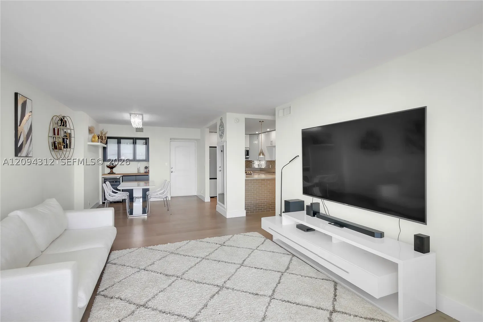 100 Bayview Dr #1008