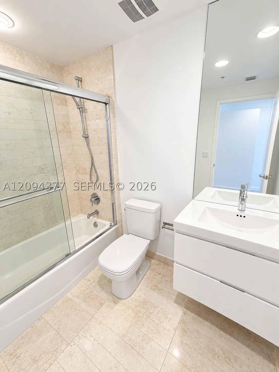 17301 Biscayne Blvd #211