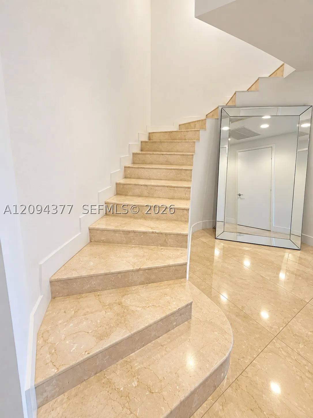 17301 Biscayne Blvd #211