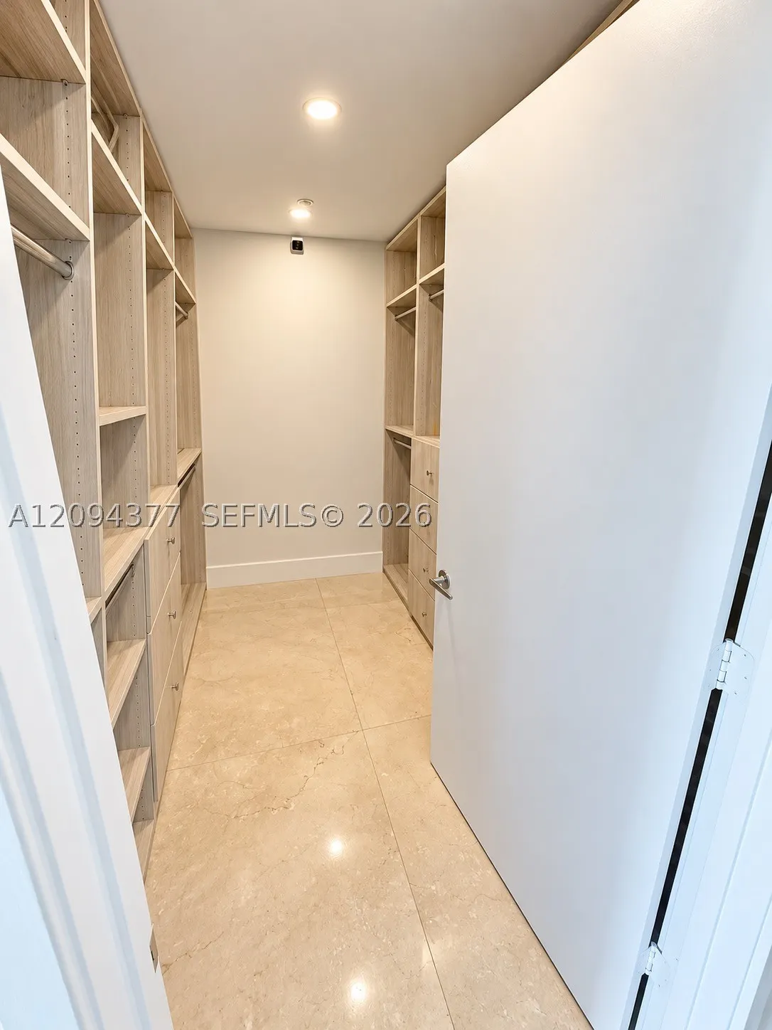 17301 Biscayne Blvd #211
