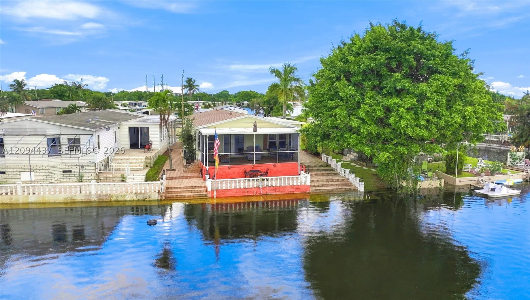 3054 Lakeshore Dr