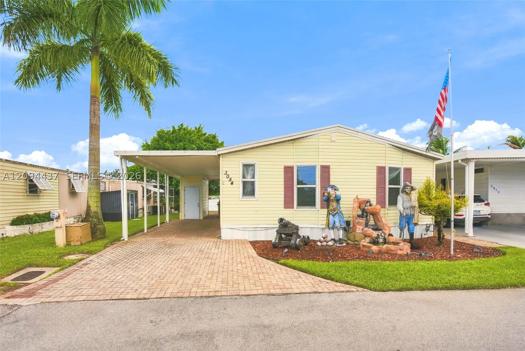 3054 Lakeshore Dr