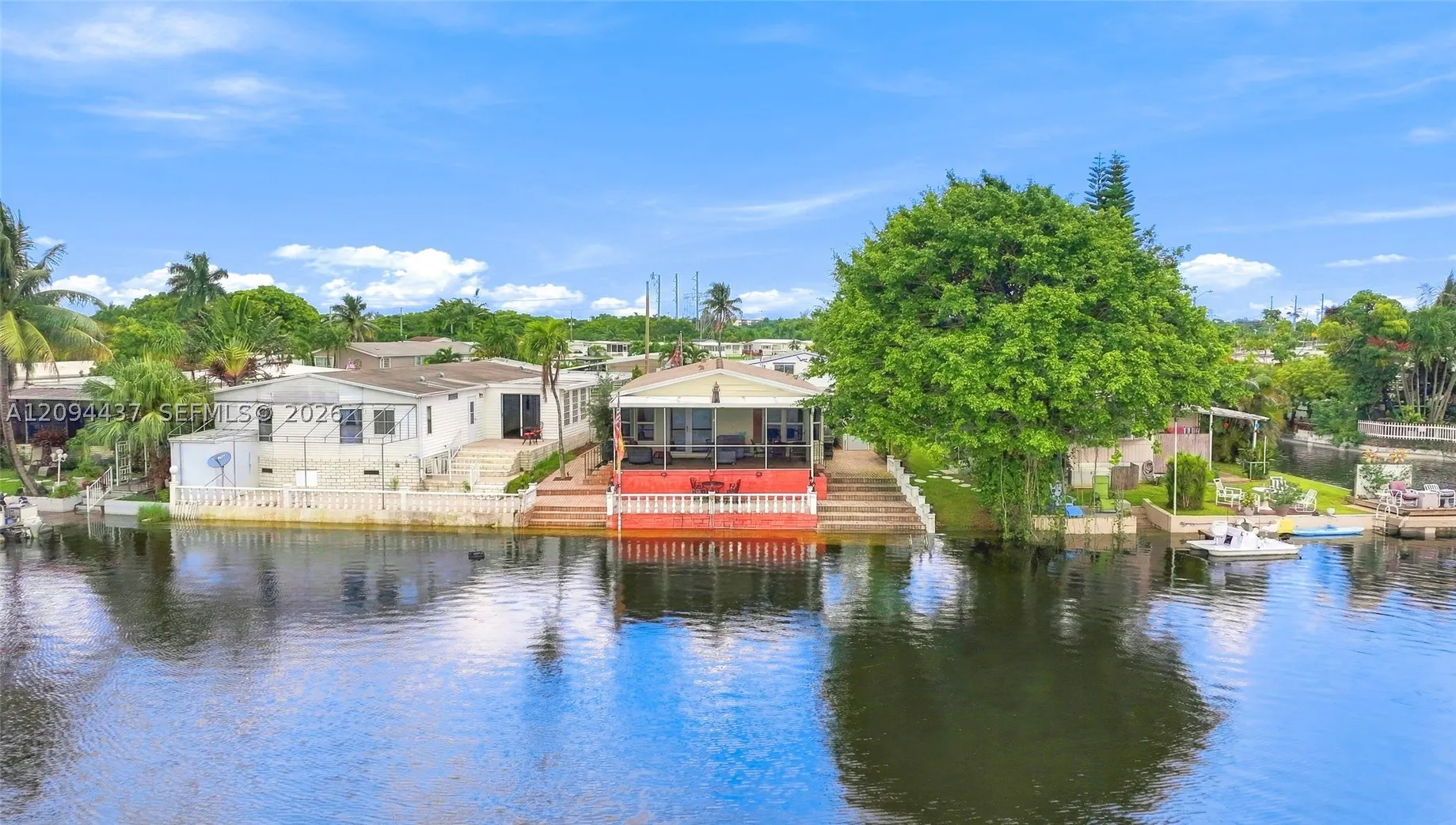3054 Lakeshore Dr