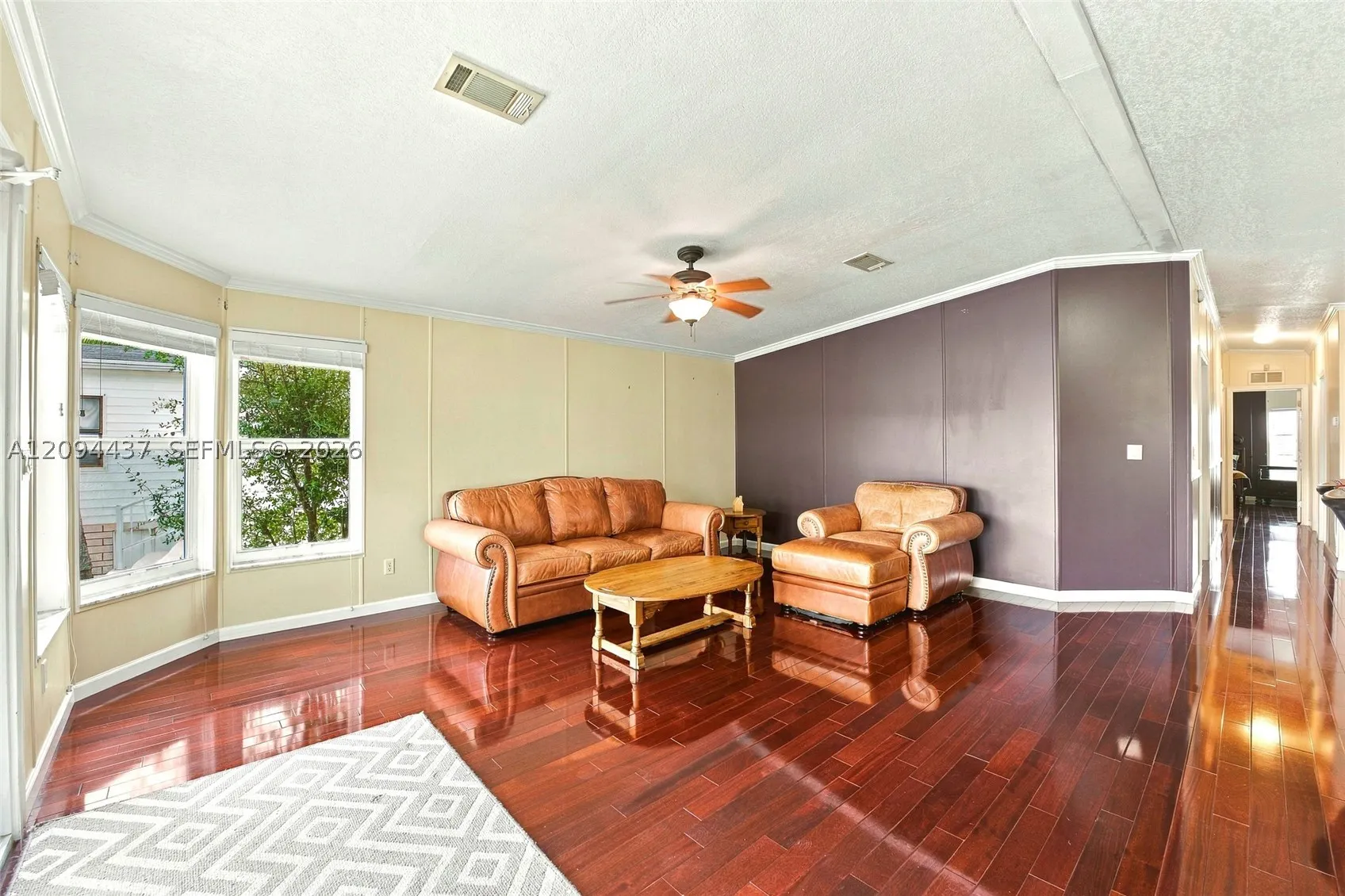 3054 Lakeshore Dr