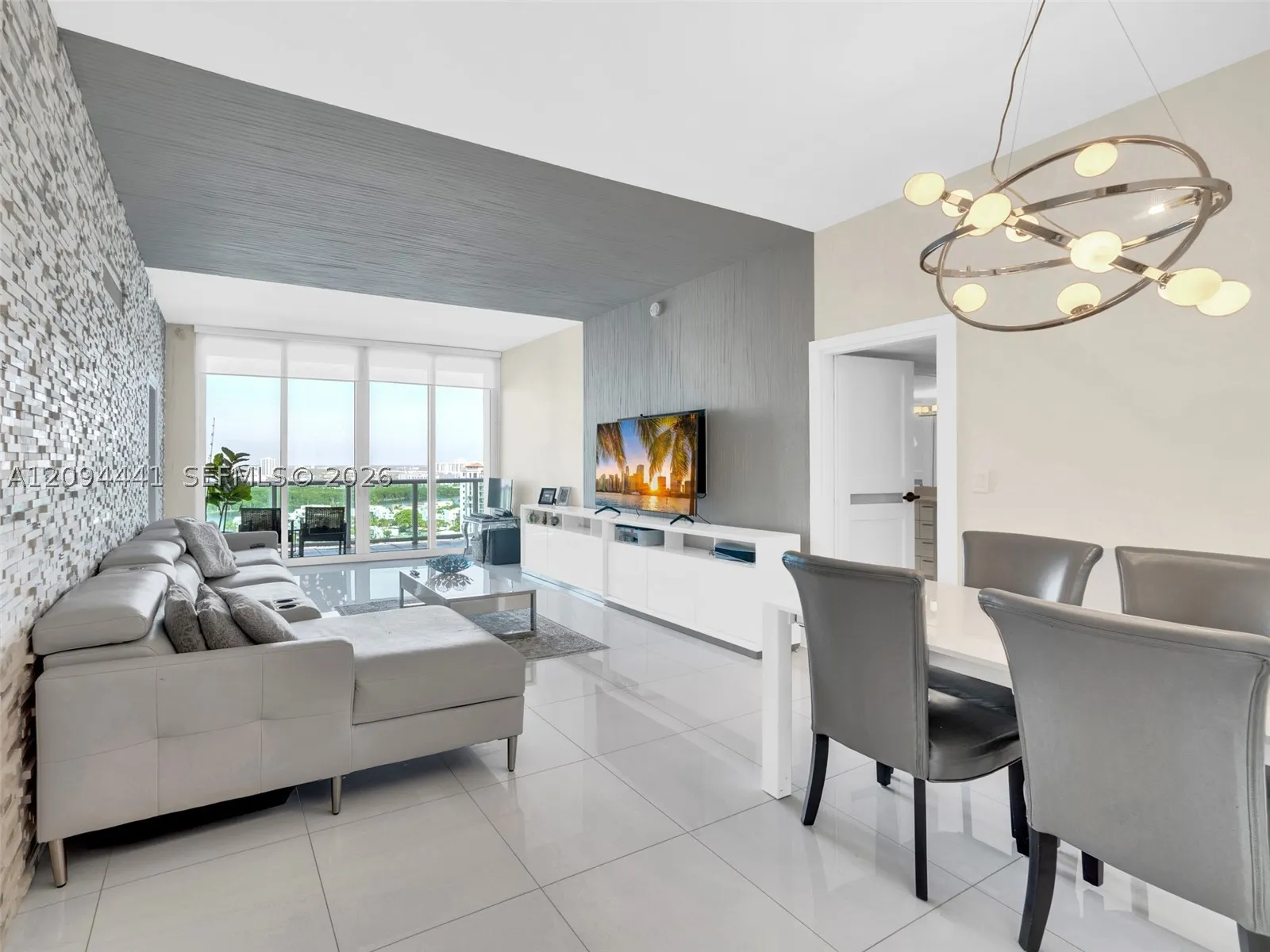 100 Bayview Dr #PH01