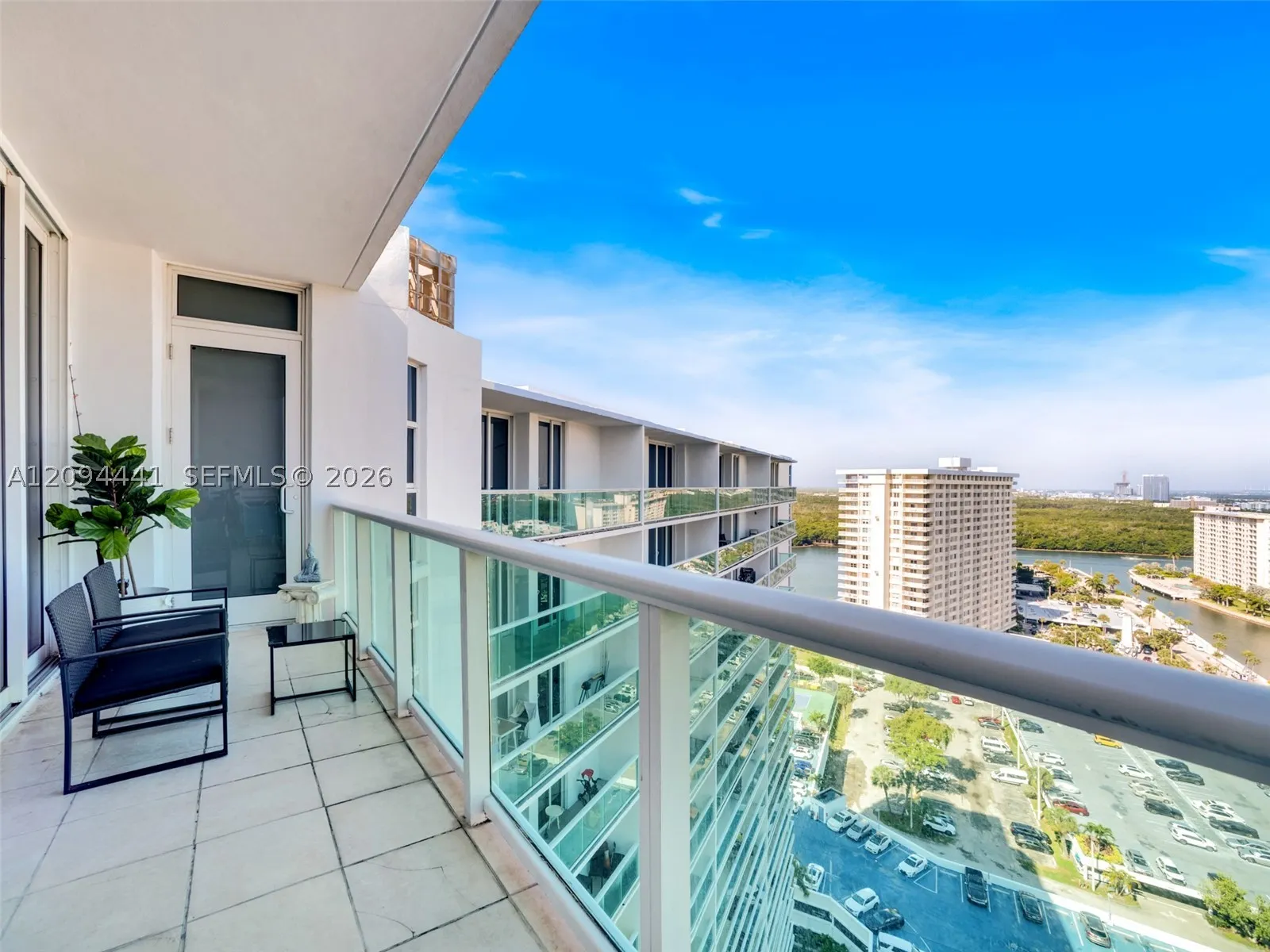 100 Bayview Dr #PH01