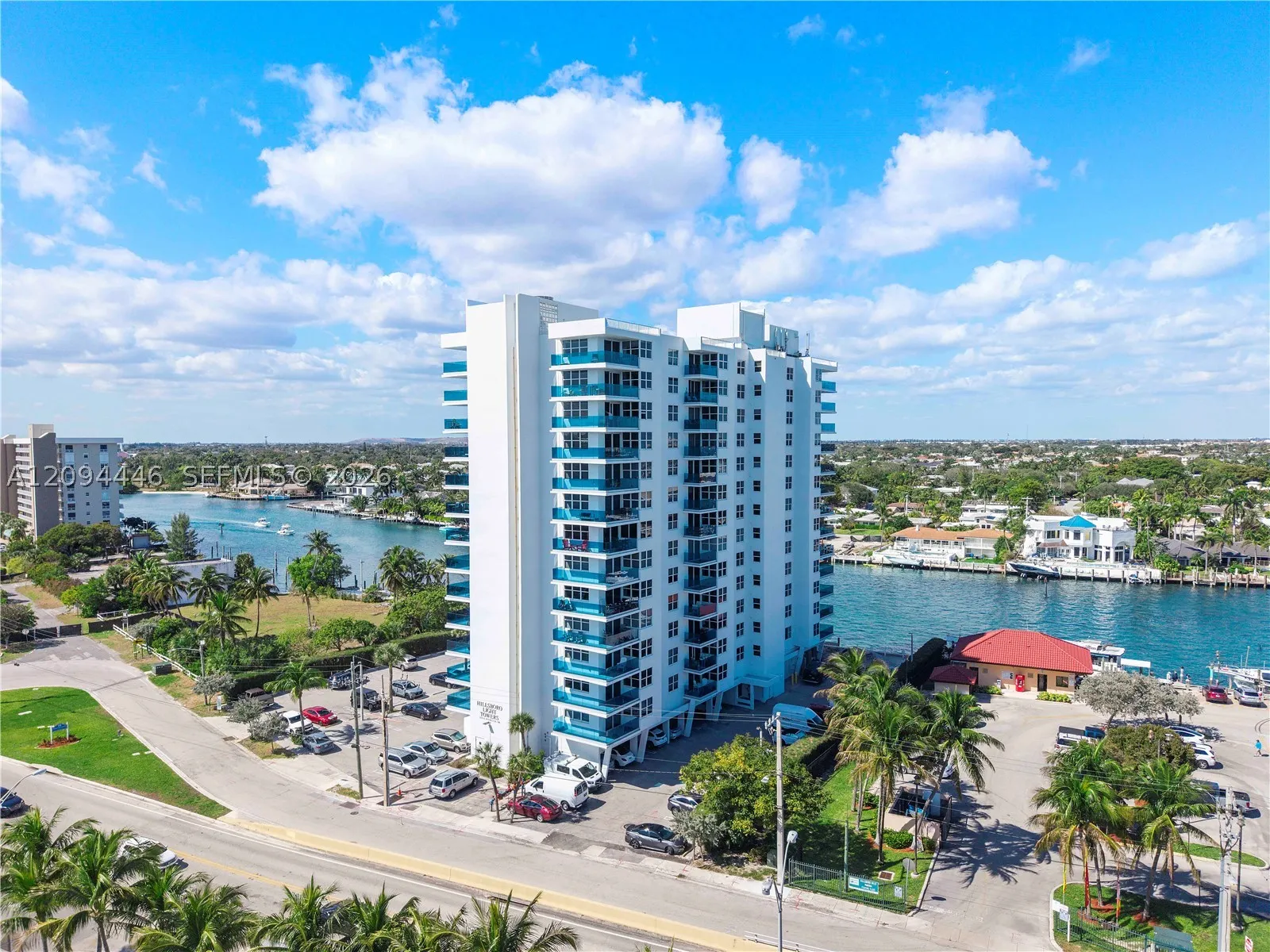 2639 N Riverside Dr #806