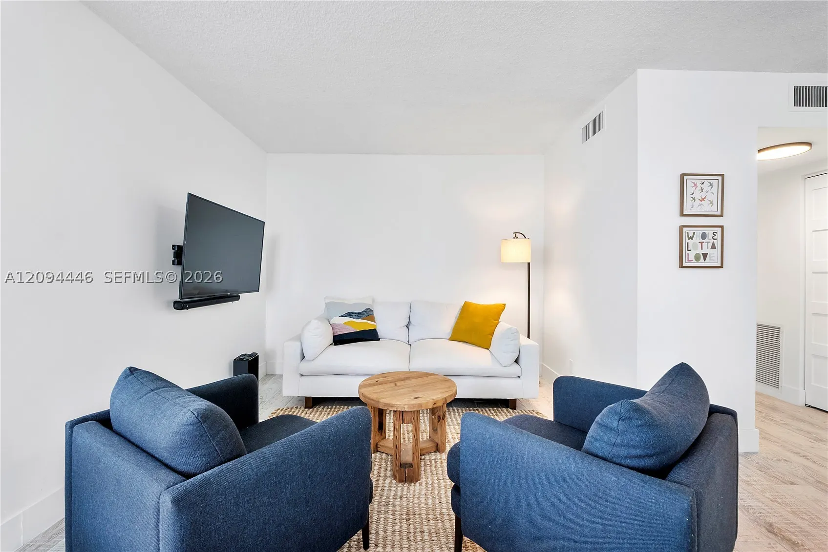 2639 N Riverside Dr #806