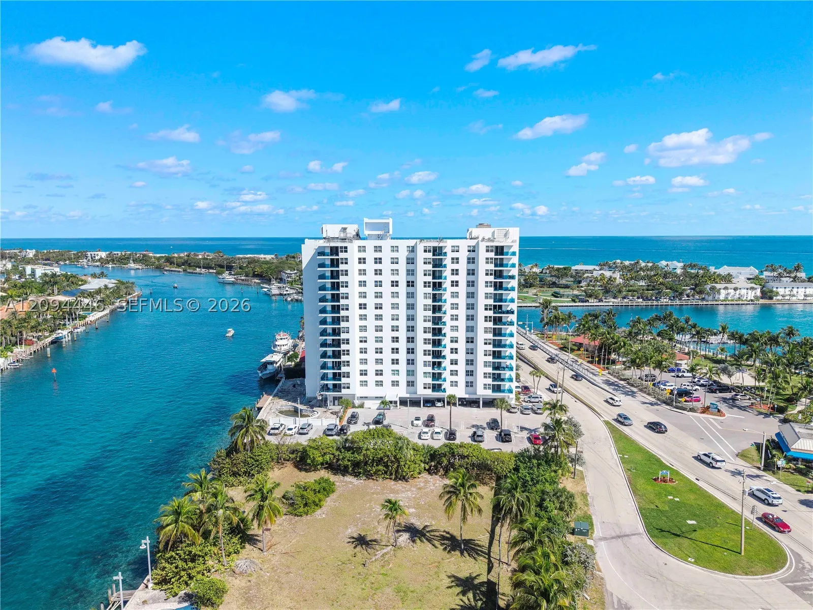 2639 N Riverside Dr #806