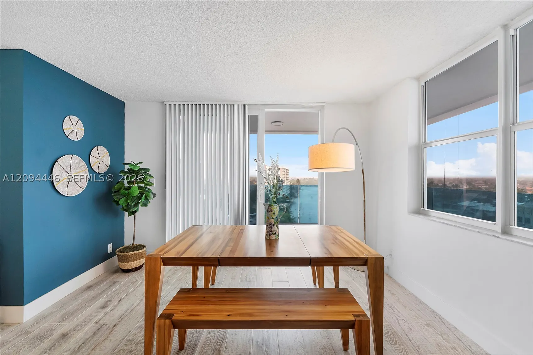 2639 N Riverside Dr #806