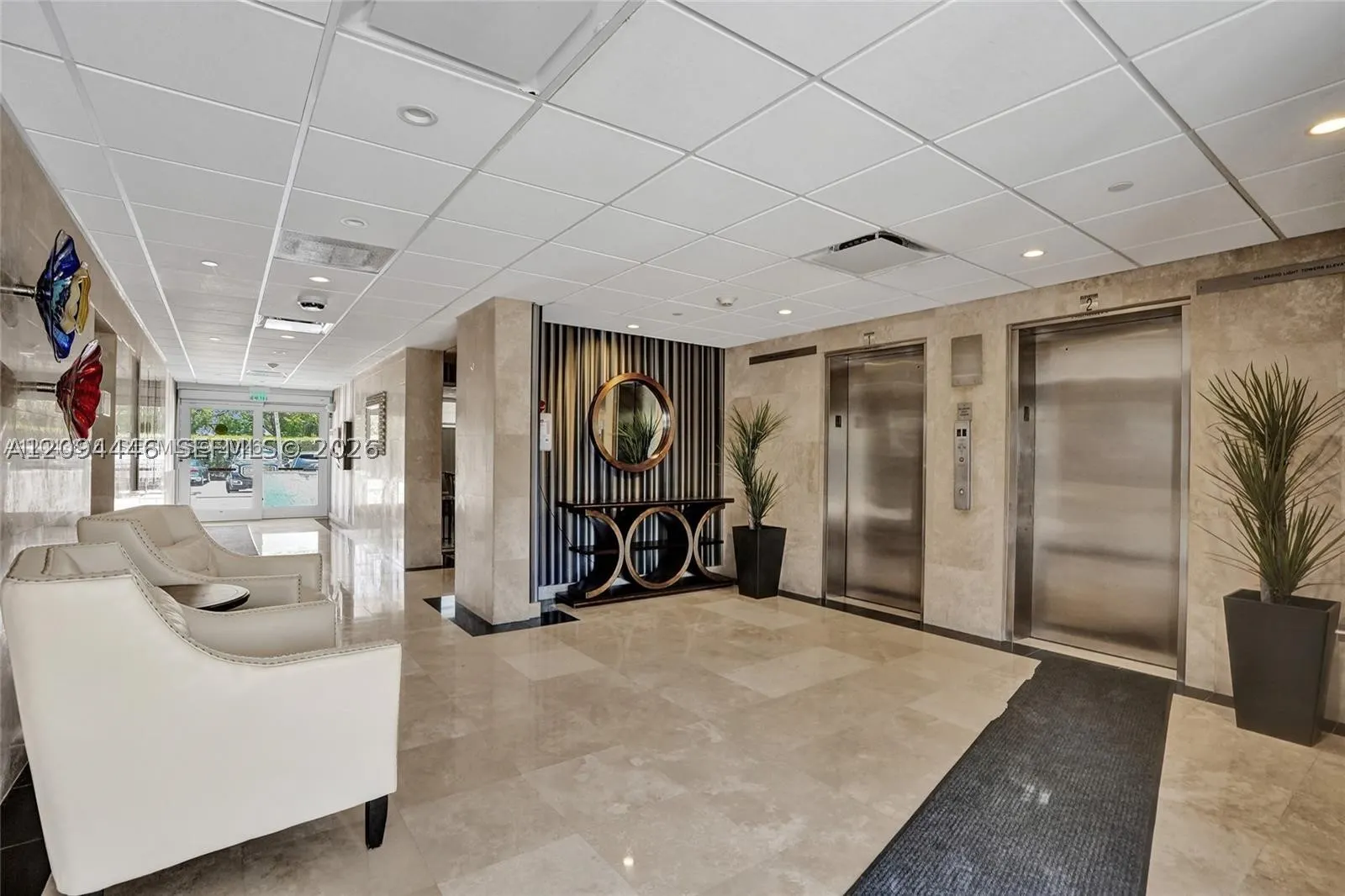2639 N Riverside Dr #806