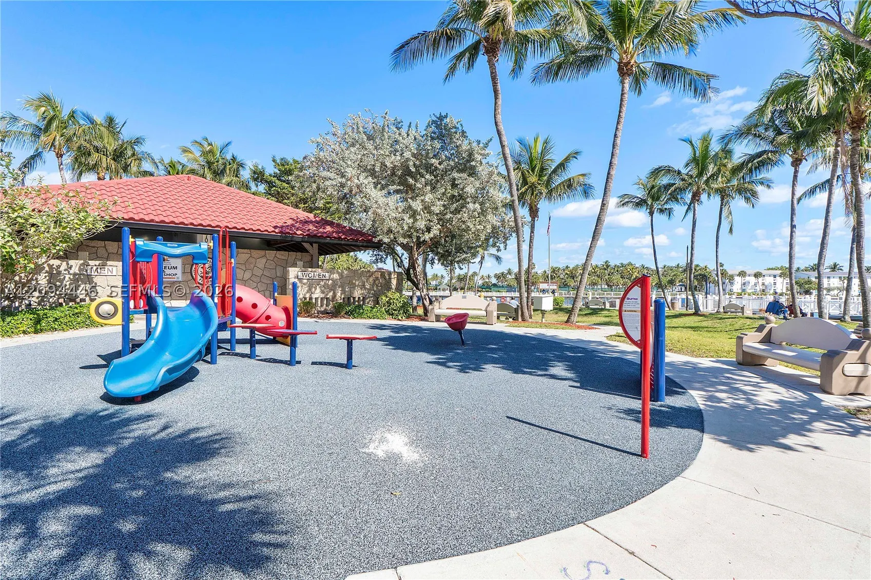 2639 N Riverside Dr #806