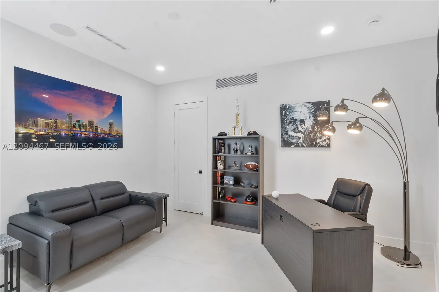350 Circle Dr
