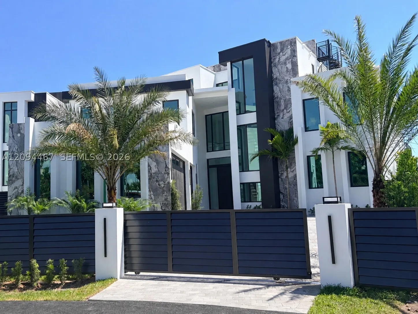350 Circle Dr