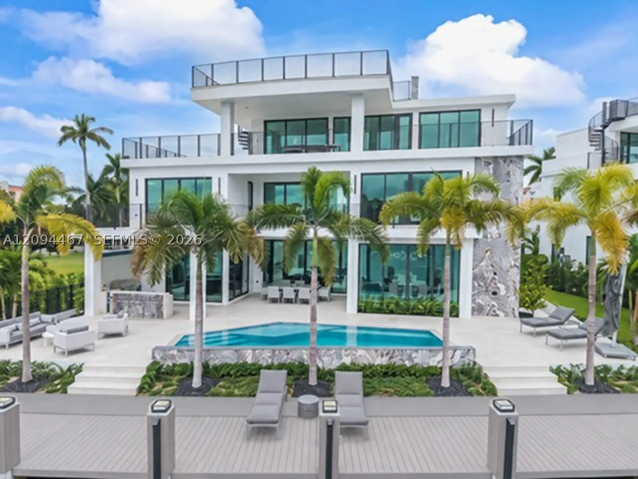 350 Circle Dr