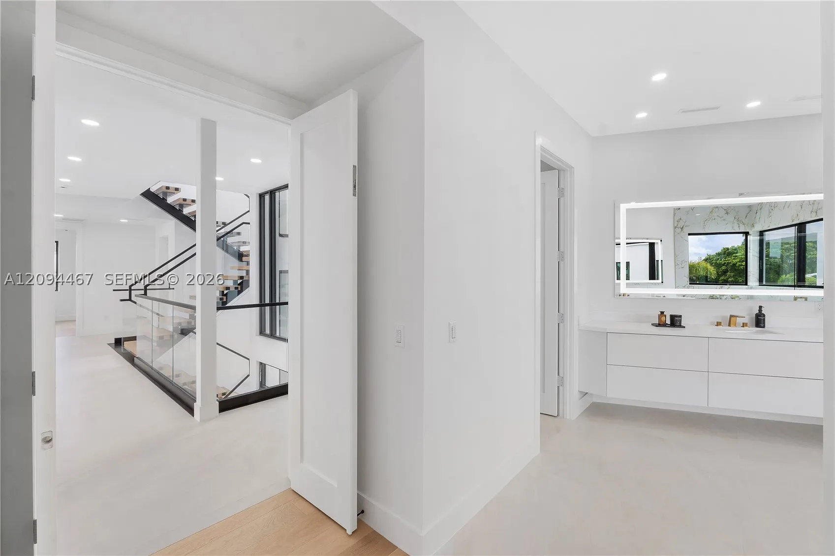 350 Circle Dr