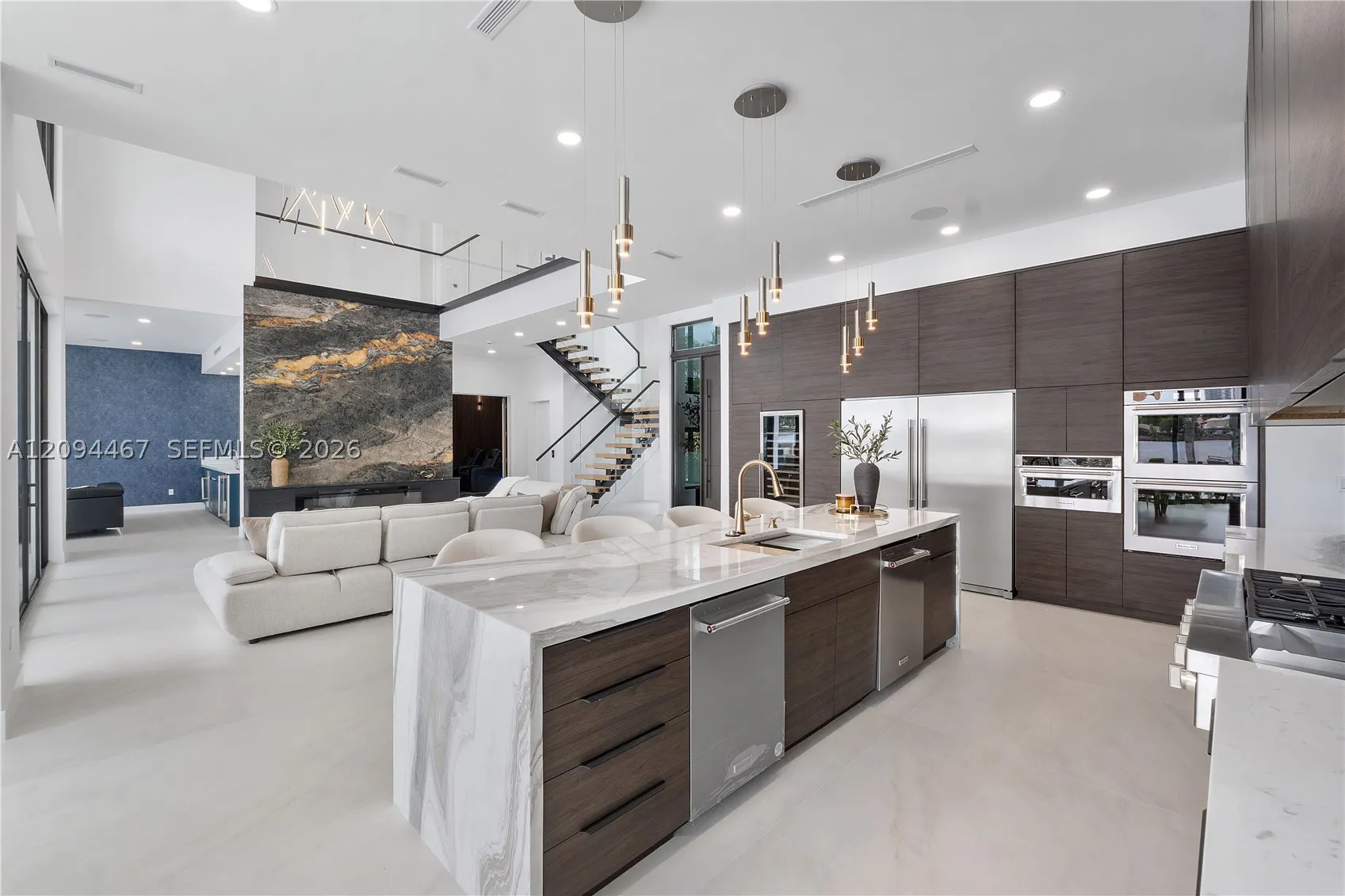 350 Circle Dr