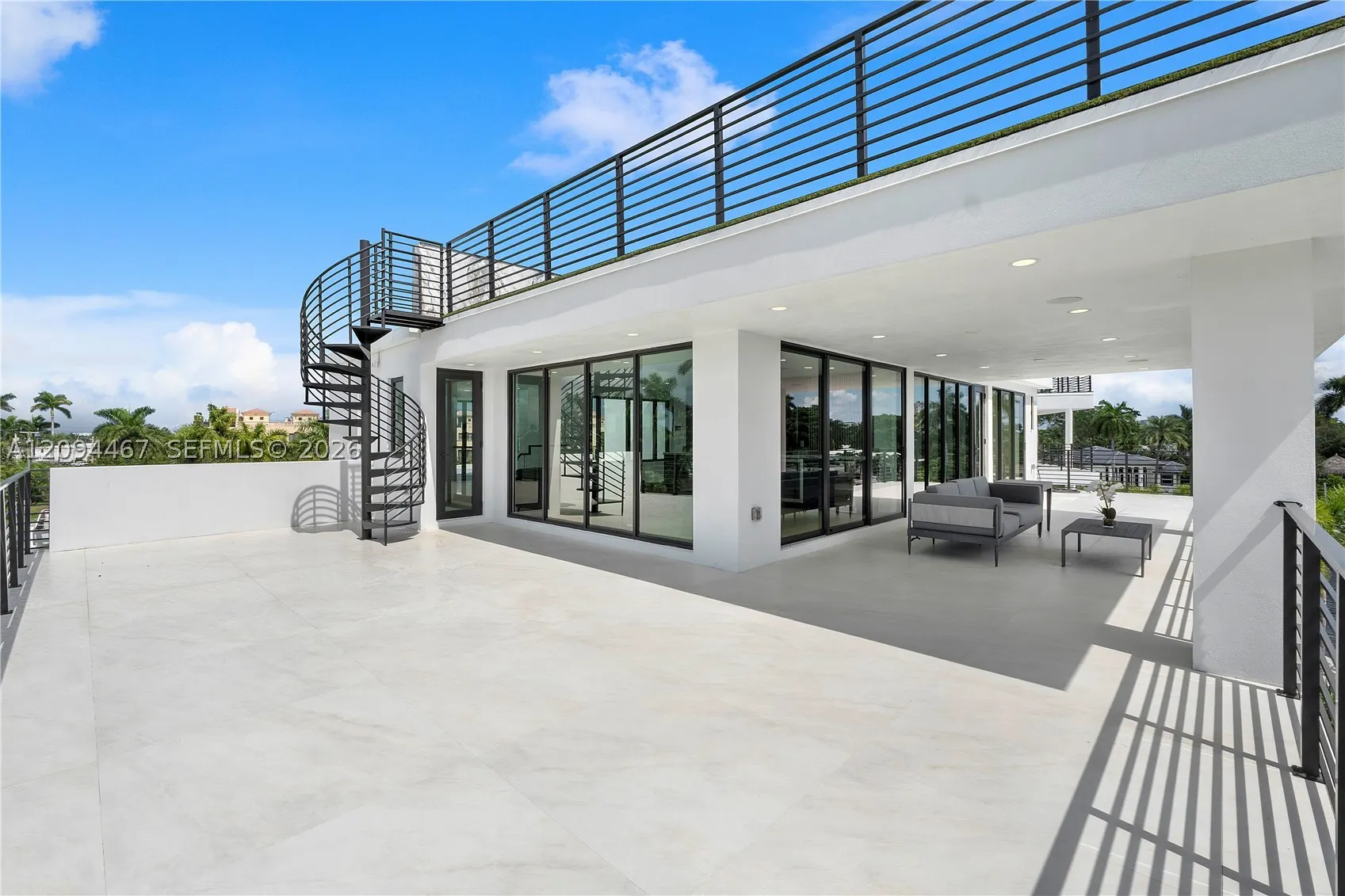 350 Circle Dr