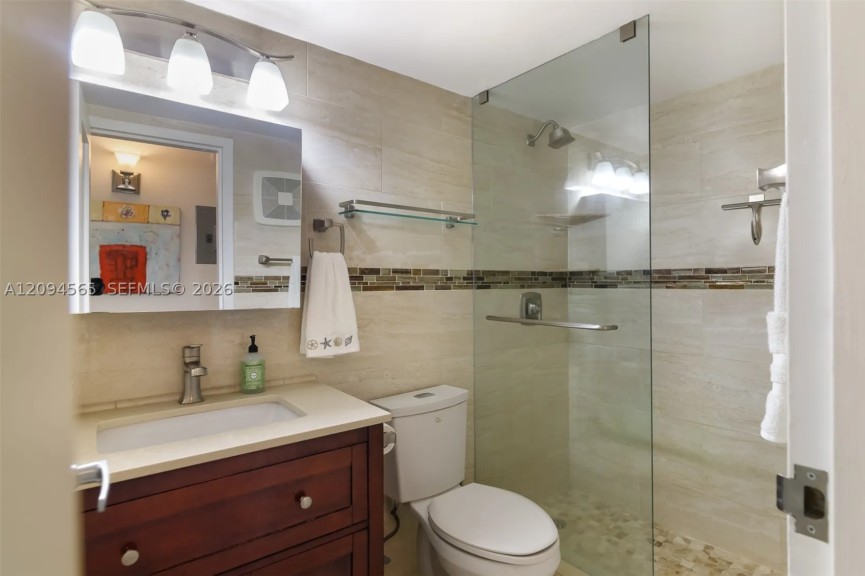 611 NE 14th Ave #103