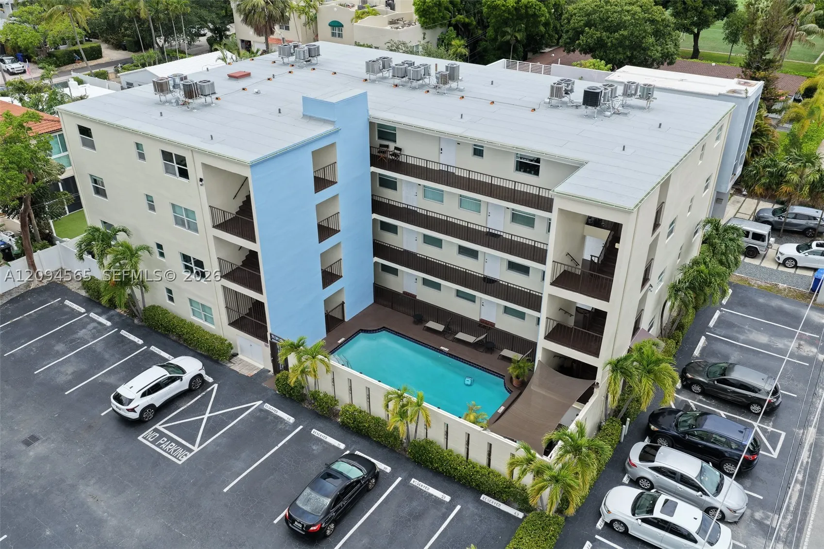 611 NE 14th Ave #103