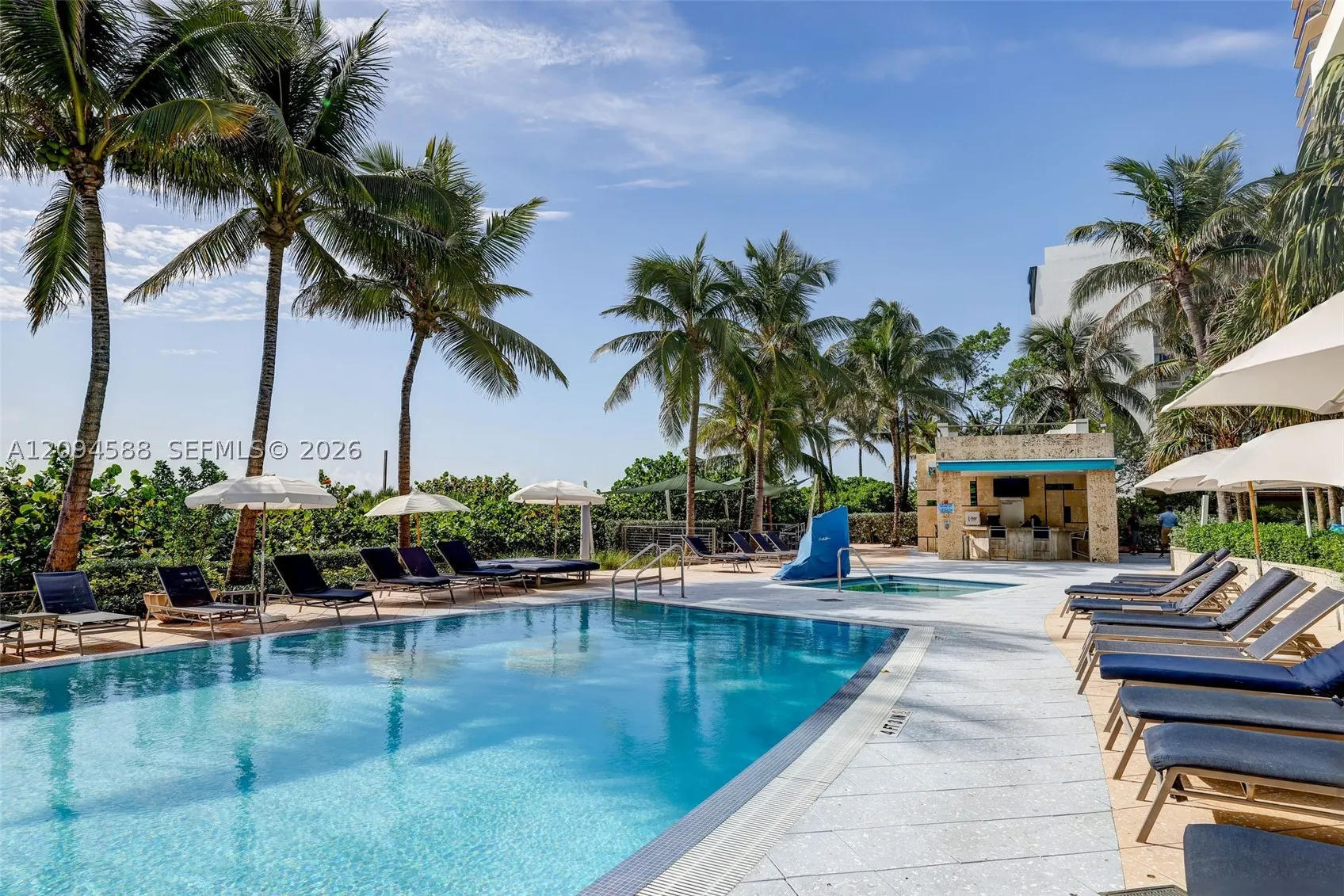 6799 Collins Ave #606