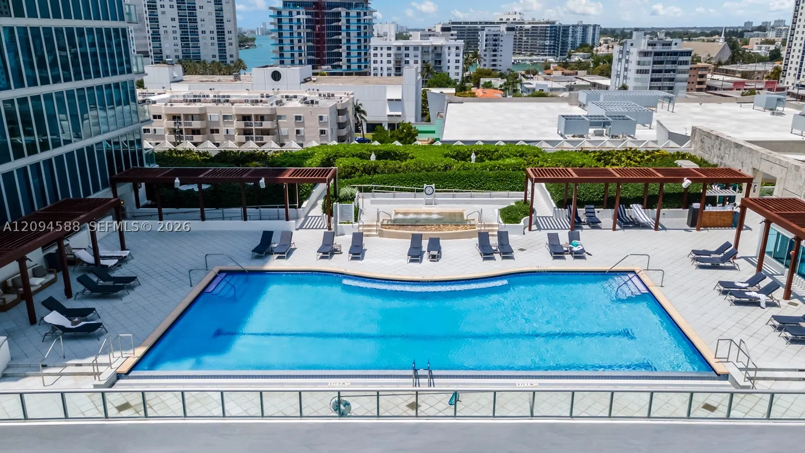 6799 Collins Ave #606