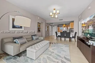 6799 Collins Ave #606