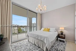 6799 Collins Ave #606