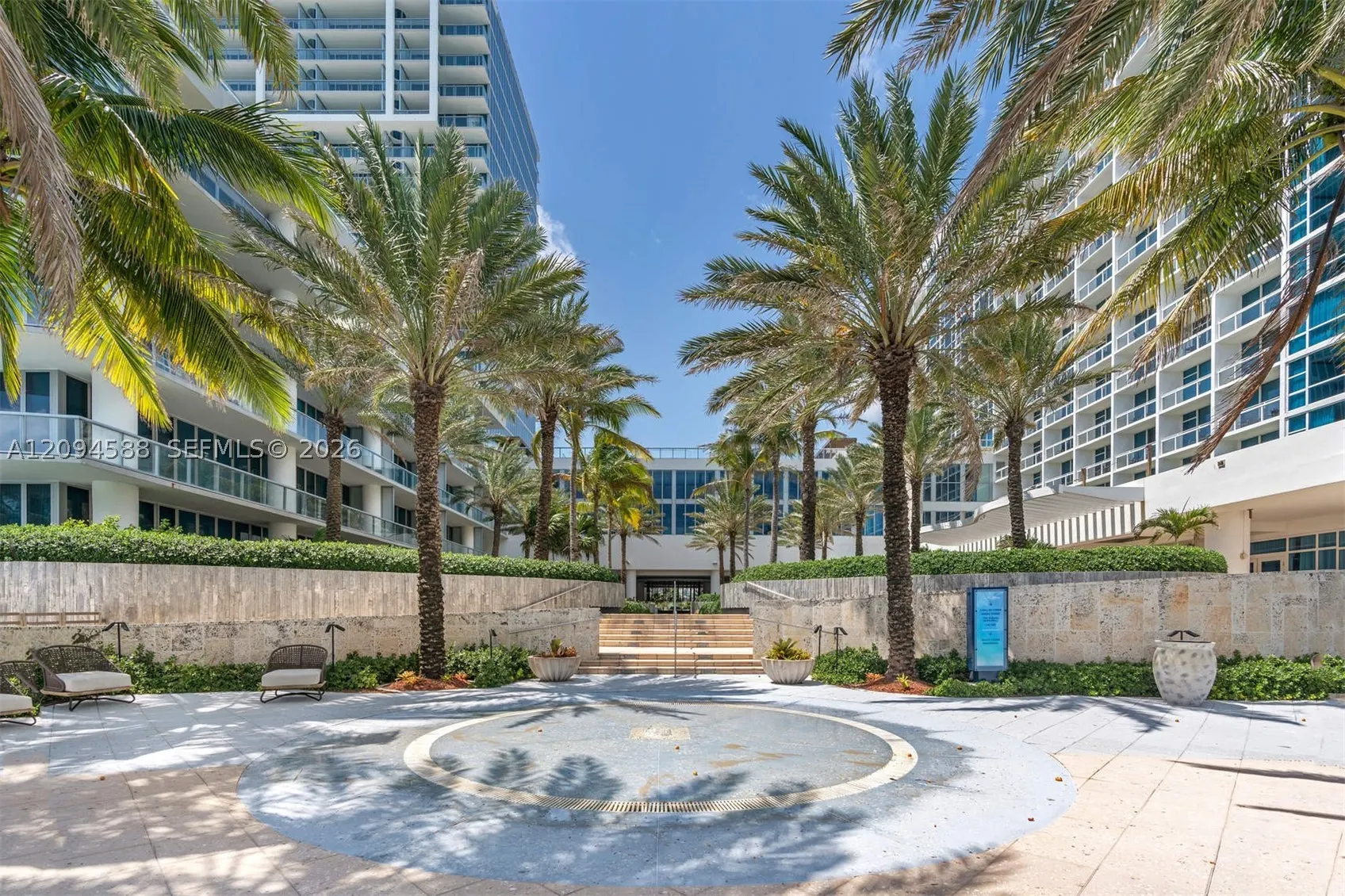 6799 Collins Ave #606