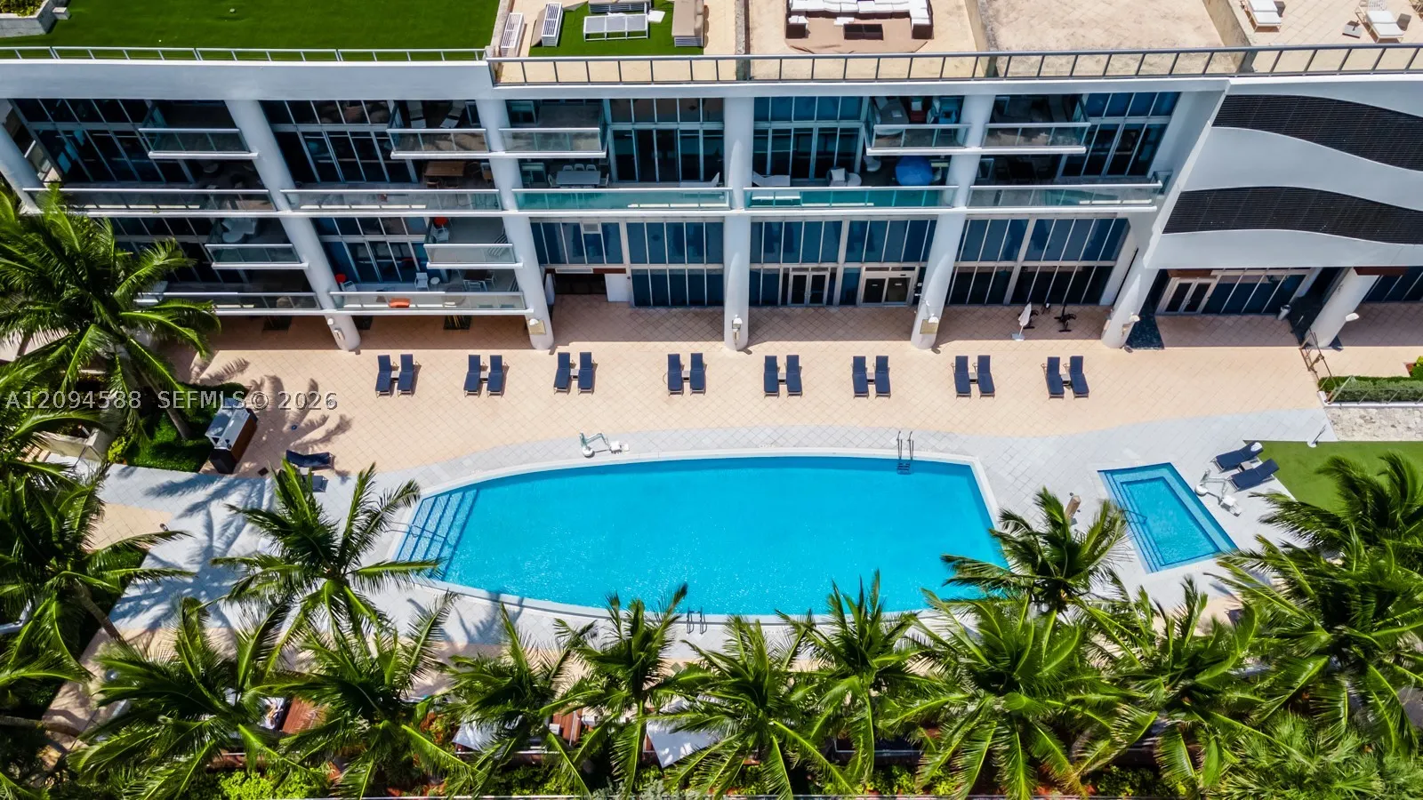 6799 Collins Ave #606