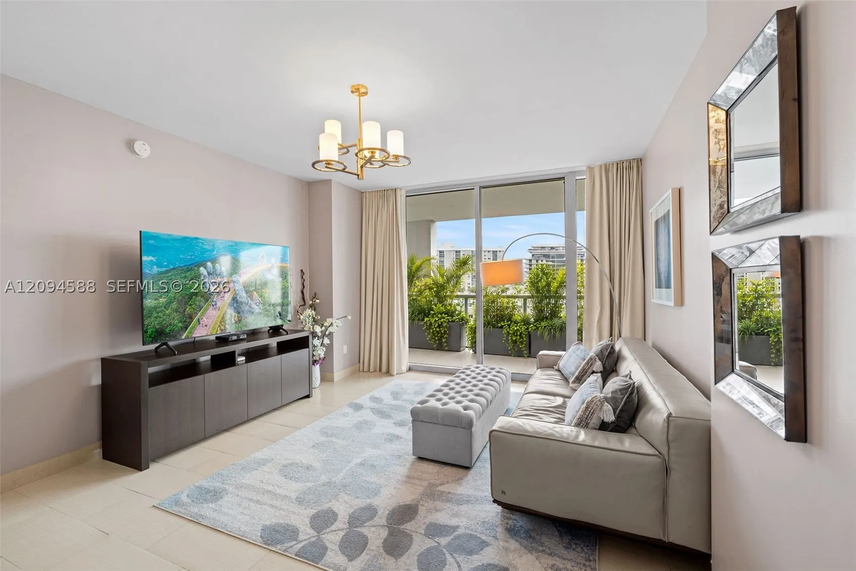 6799 Collins Ave #606
