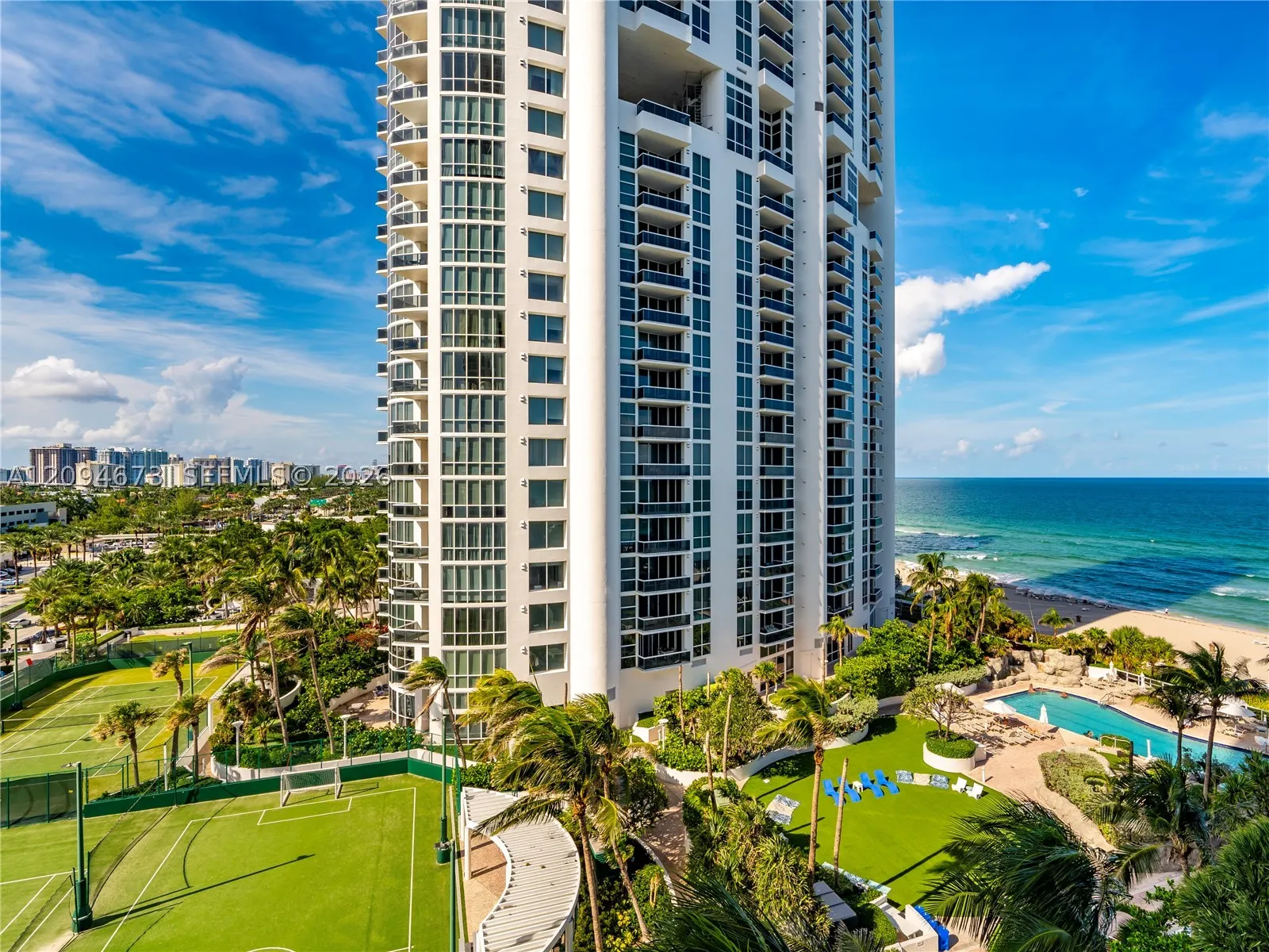 18001 Collins Ave #606