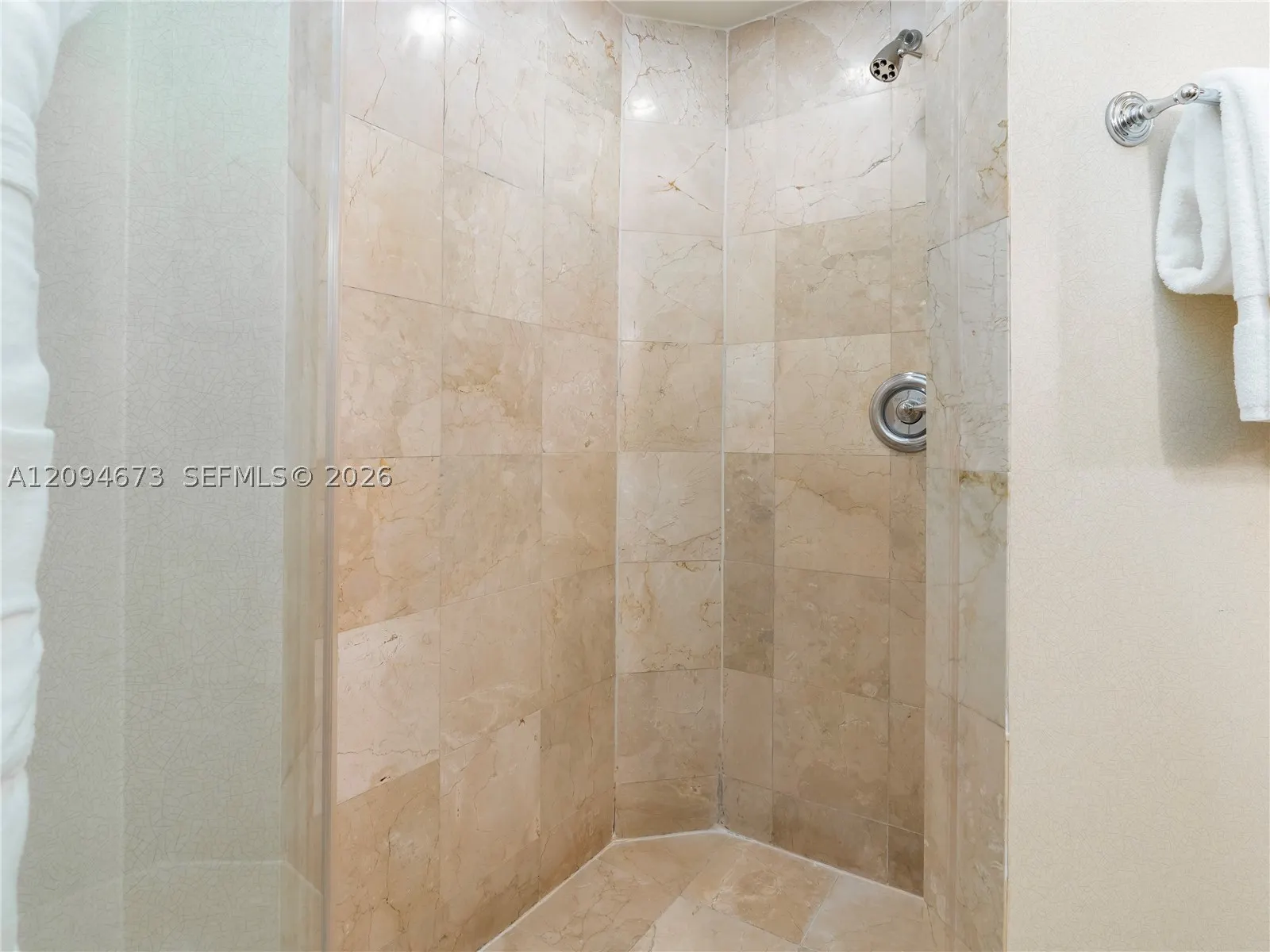 18001 Collins Ave #606