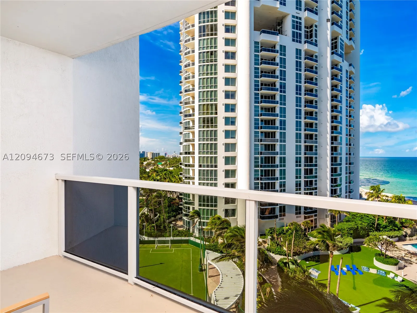 18001 Collins Ave #606