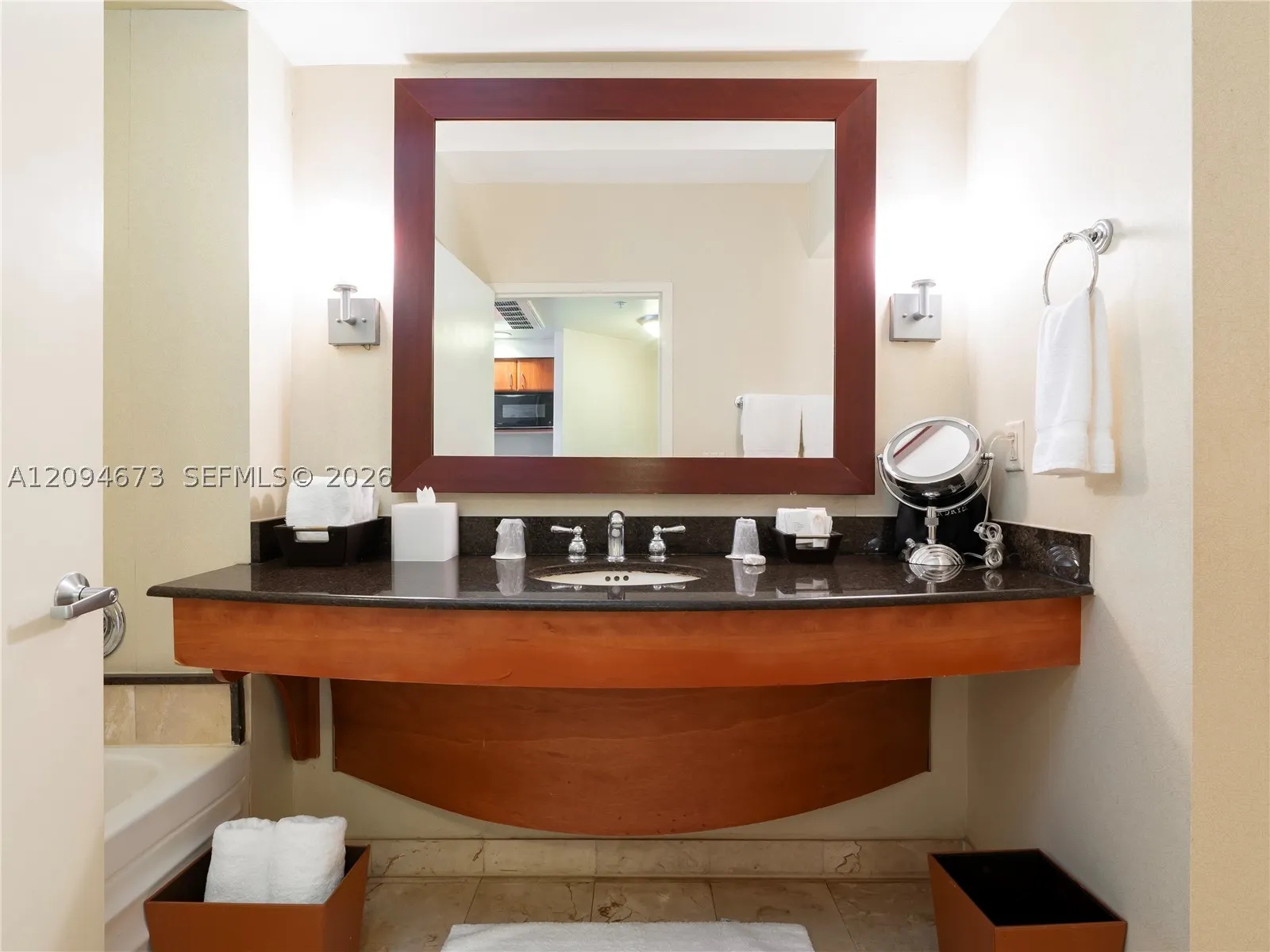 18001 Collins Ave #606