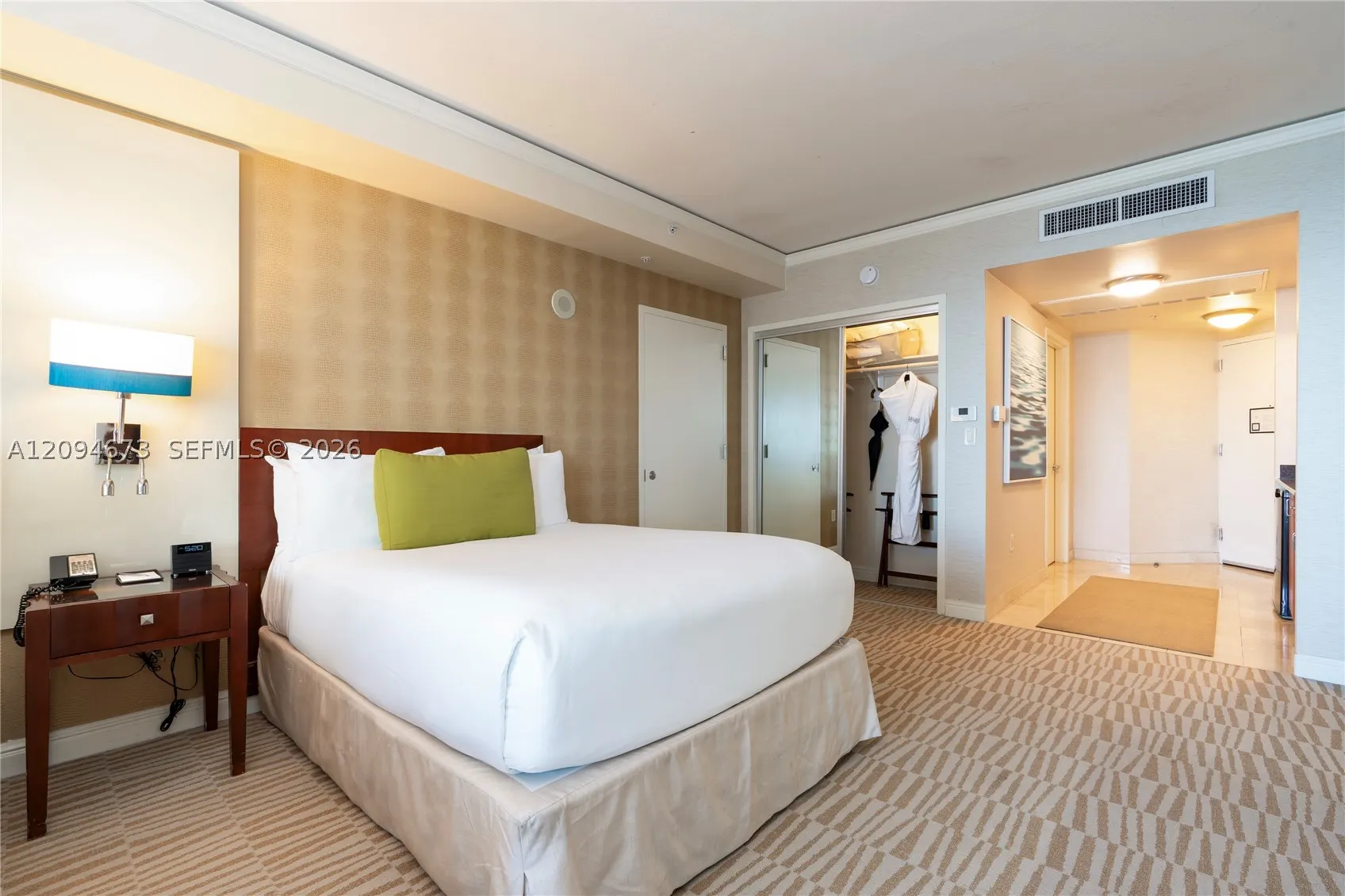 18001 Collins Ave #606
