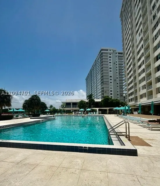 500 Bayview Dr #1923