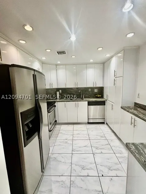 500 Bayview Dr #1923