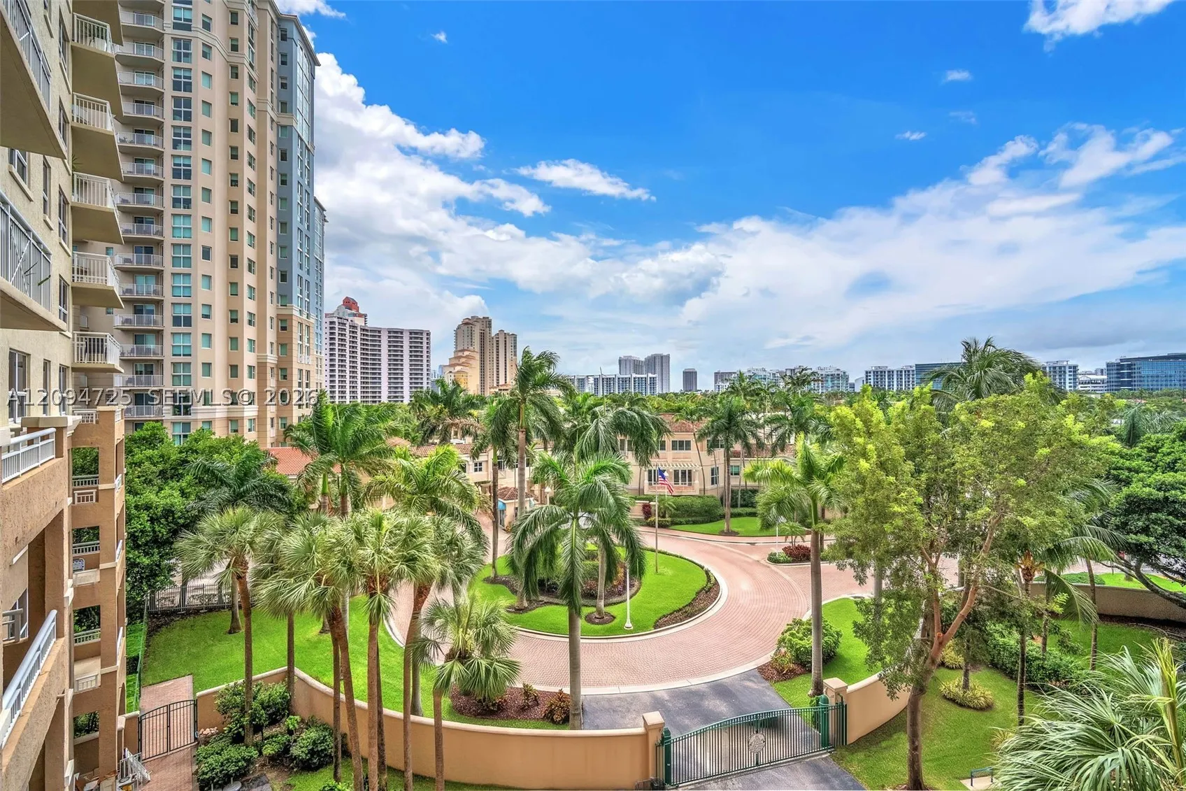 19501 W Country Club Dr #506