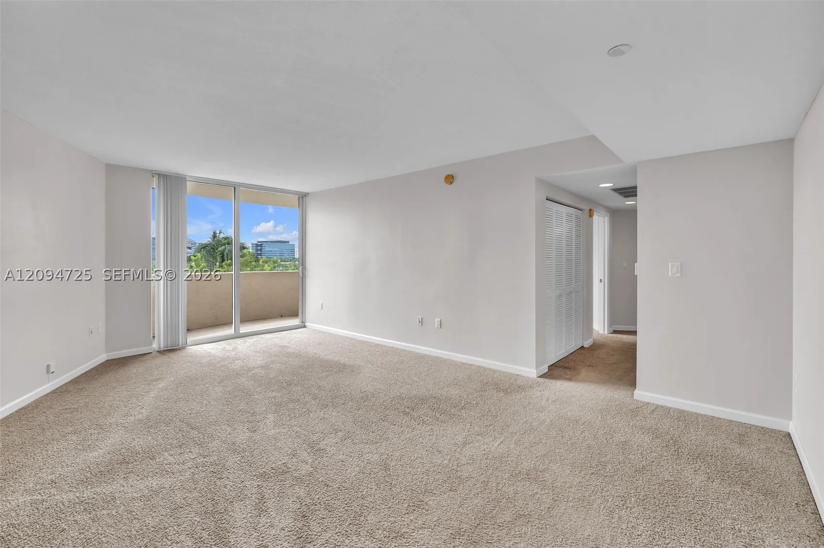 19501 W Country Club Dr #506