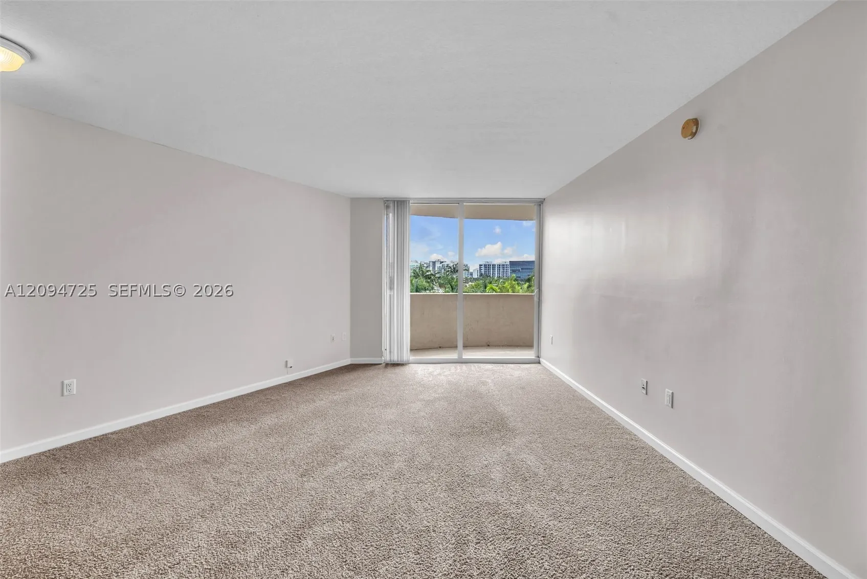 19501 W Country Club Dr #506