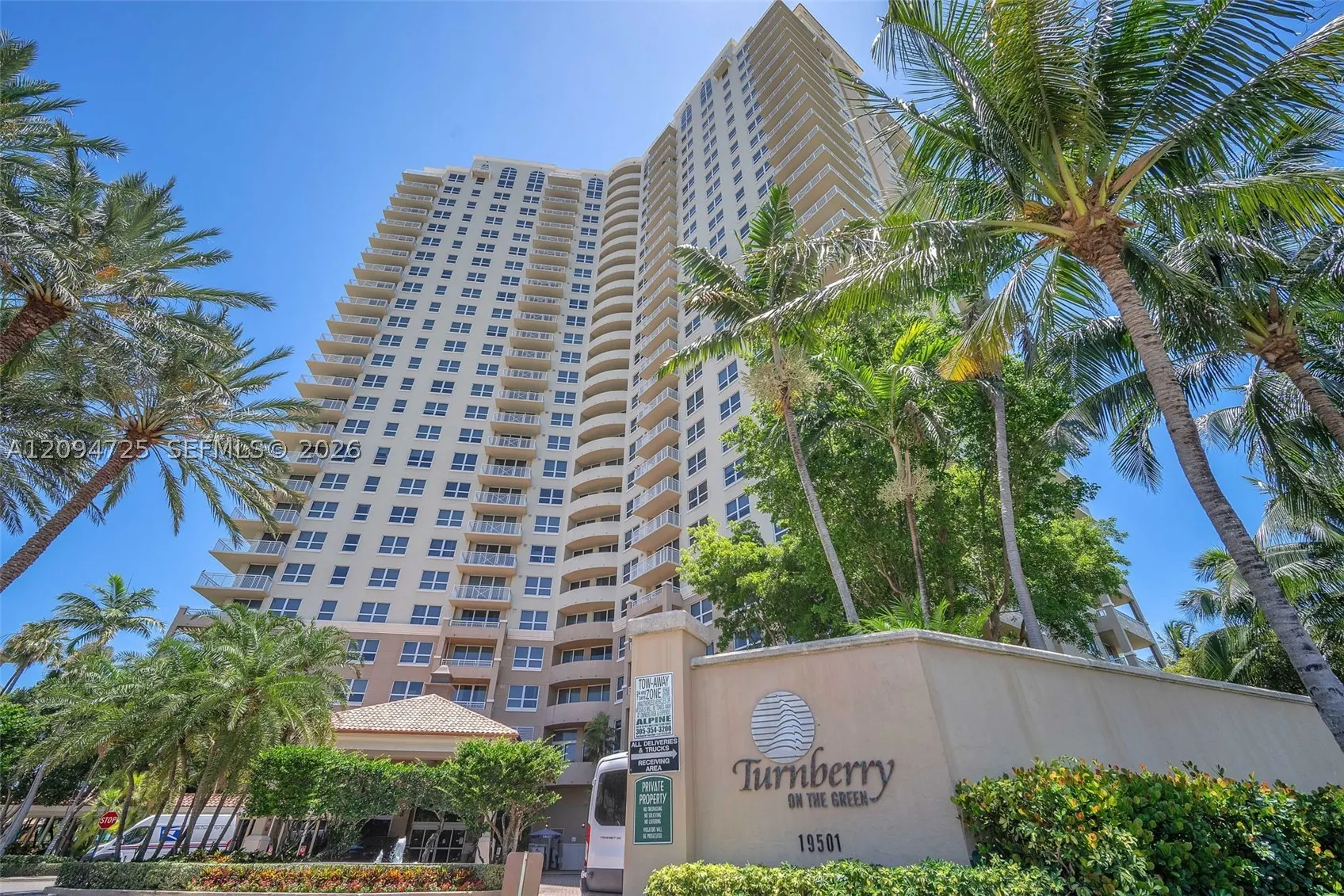 19501 W Country Club Dr #506