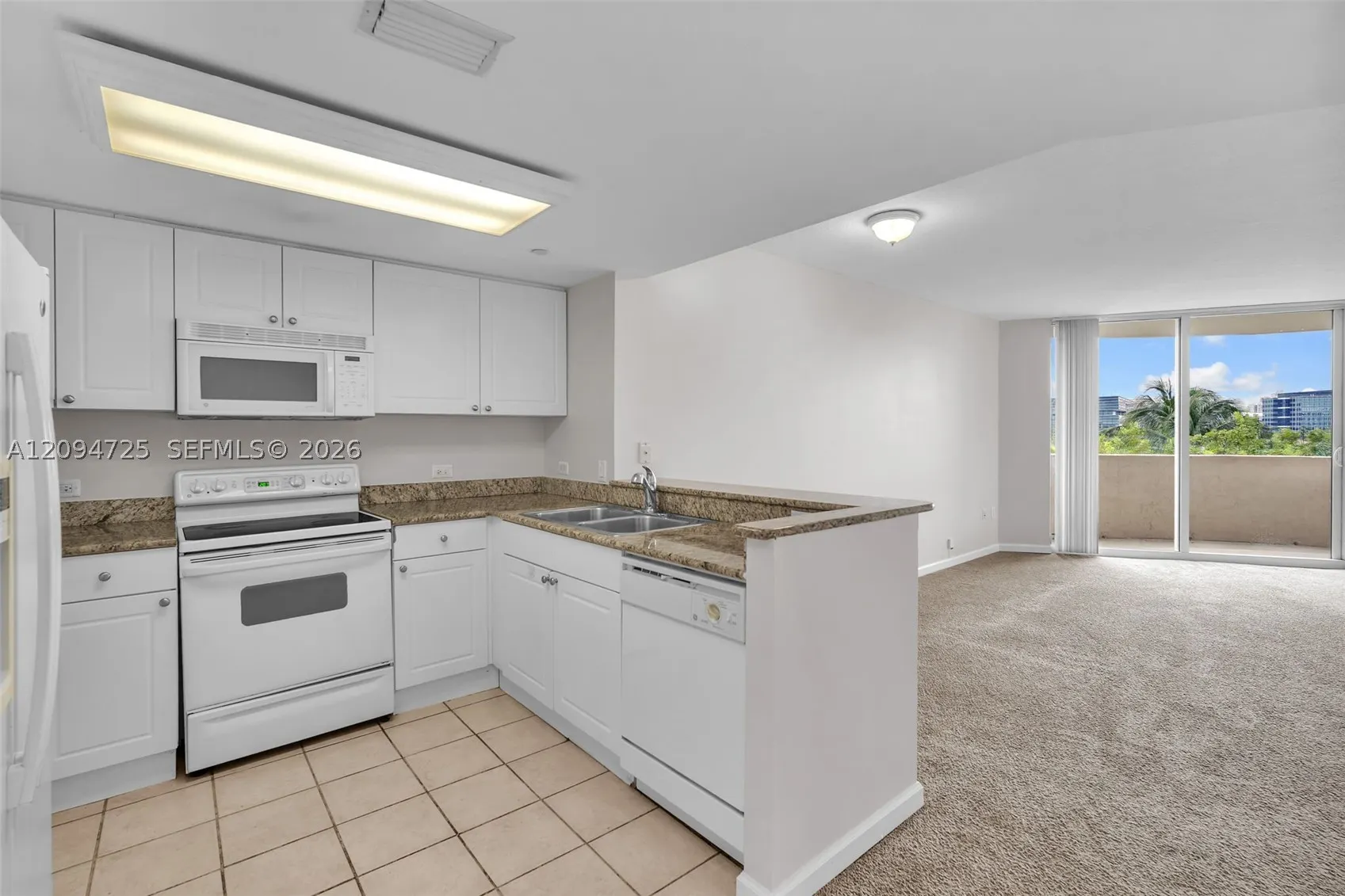 19501 W Country Club Dr #506