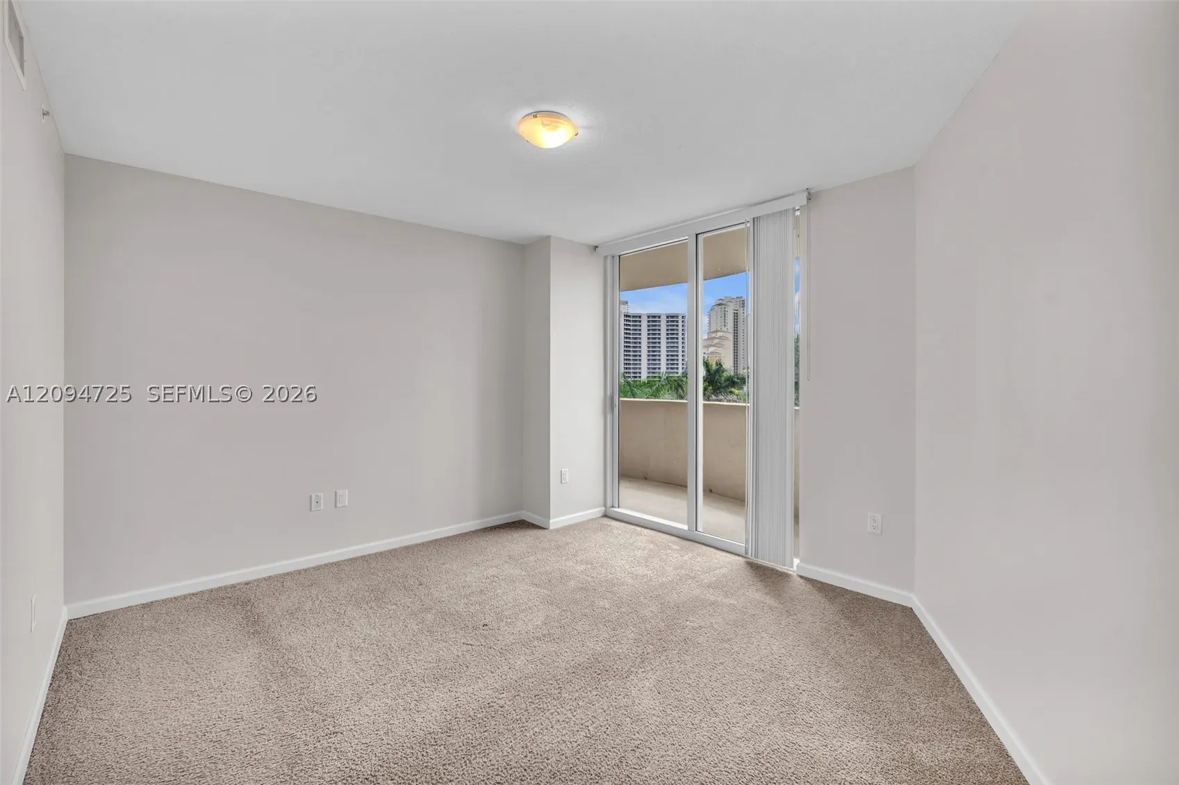 19501 W Country Club Dr #506
